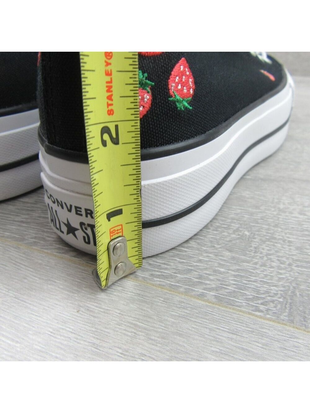 Converse CTAS Lift OX Strawberry Women's Size 7 Black White Sneakers NEW - Picture 9 of 14